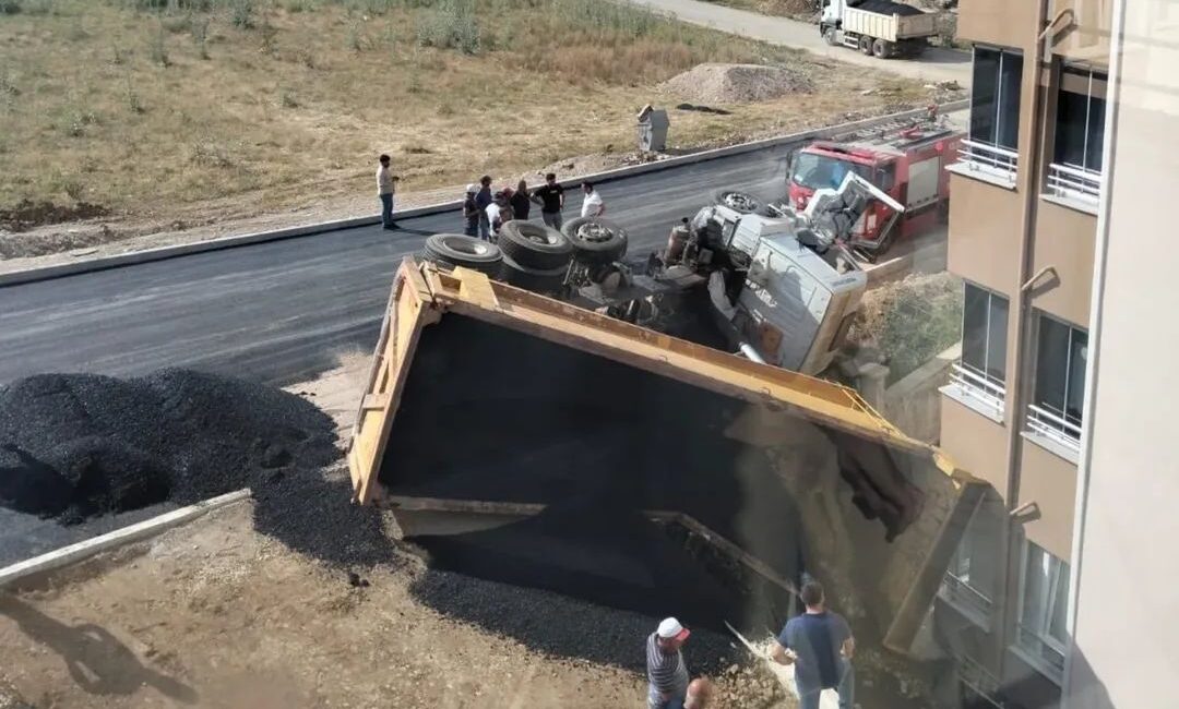 Kelkit ilçemize bağlı Ahmet Yesevi Mahallesi Karanfil Sokak’ta, Kelkit Belediyesi’ne