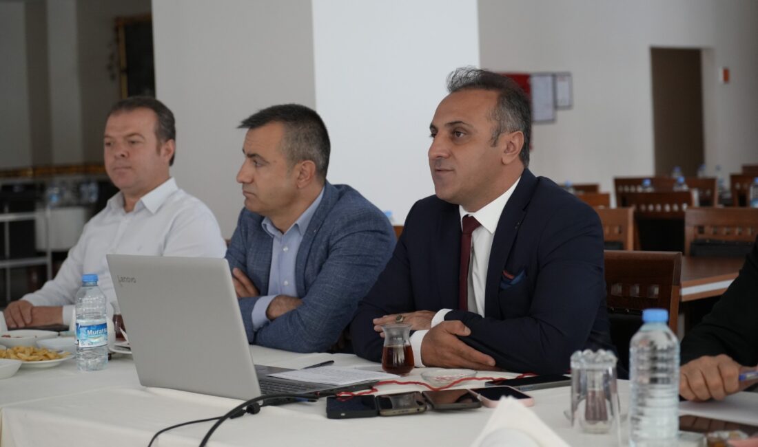 Gümüşhane Üniversitesi Rektörü Prof. Dr. Oktay Yıldız, 24 Temmuz Gazeteciler