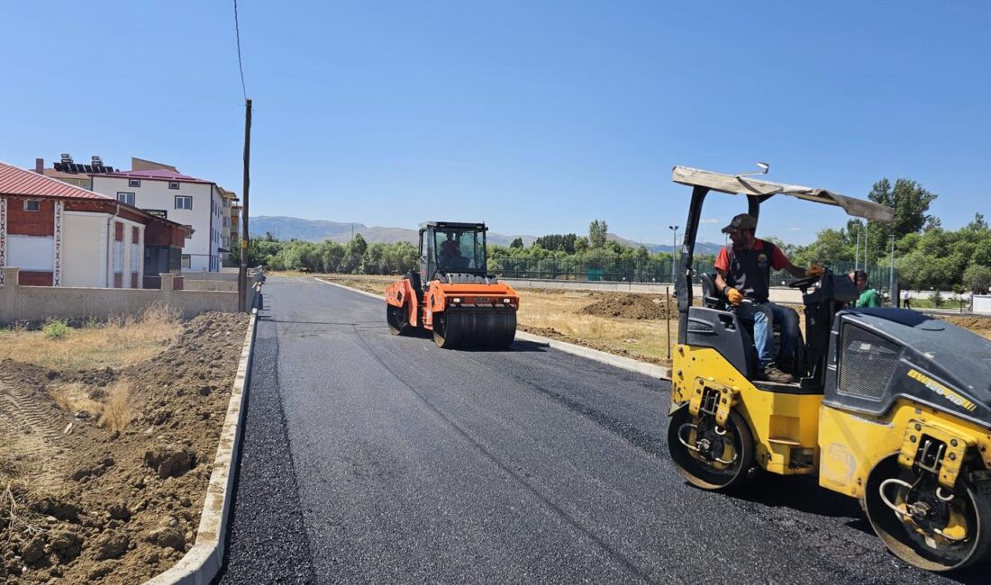Kelkit Belediyesi Fen İşleri Müdürlüğü ekipleri, ilçe genelinde başlattığı yol