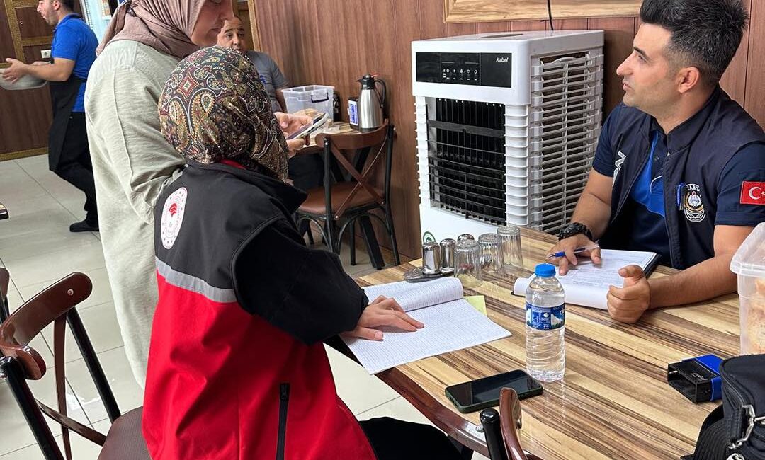 Kelkit Belediyesi Zabıta Müdürlüğü ekipleri, Gıda Kontrol Görevlileri ile birlikte