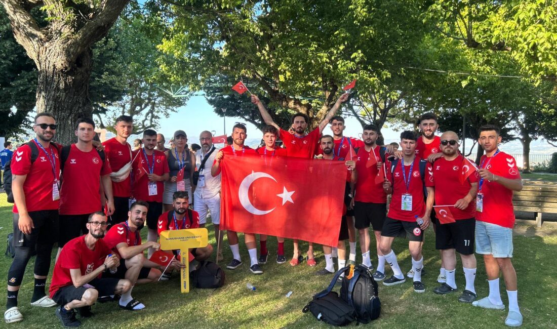 Türkiye Üniversitelerarası Hentbol Süper Ligi şampiyonu olan Gümüşhane Üniversitesi Hentbol
