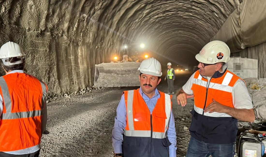 Kelkit Kaymakamı Mahmut Sami Yılmaz, ilçede uzun süredir yapımı devam