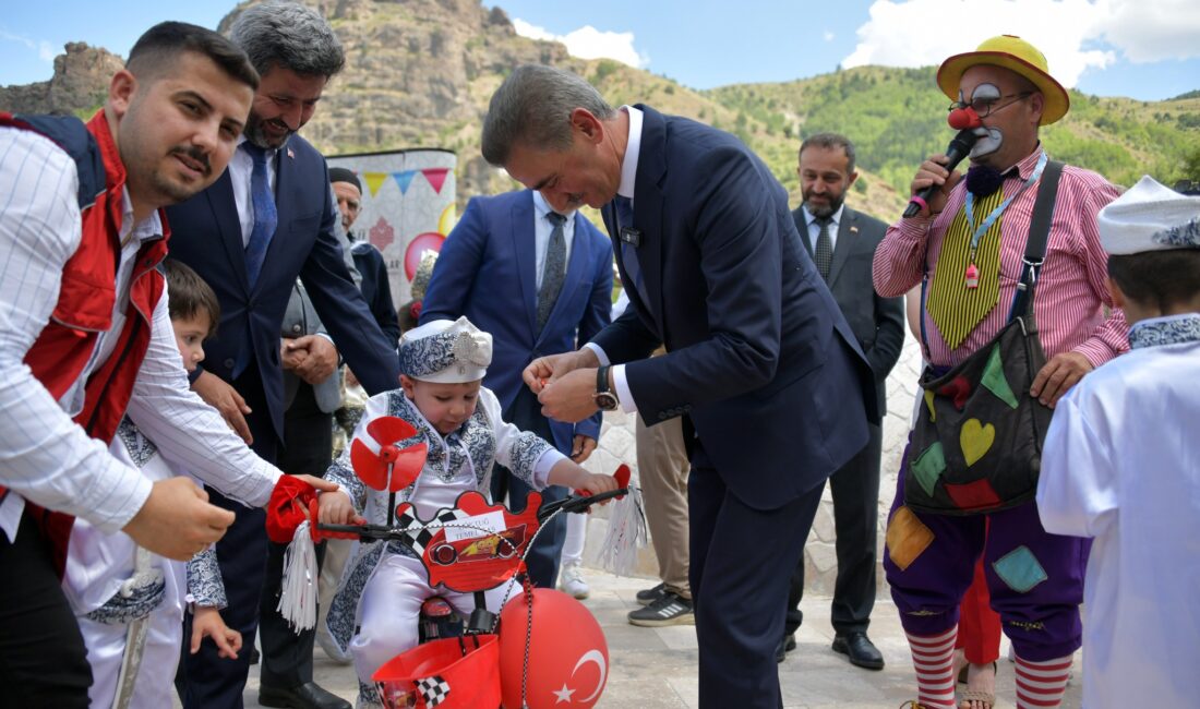 Gümüşhane Valisi Aydın Baruş, Valilik himayesinde ve Trabzon Vakıflar Bölge