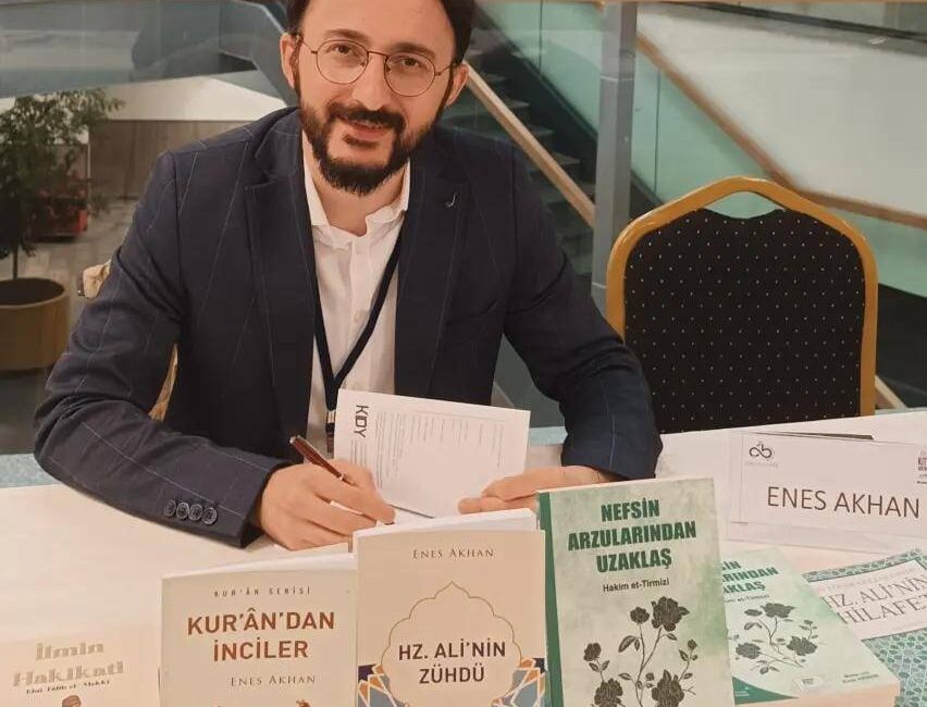 Yazar Enes Akhan, Temmuz ayı boyunca elde edeceği kitap satış