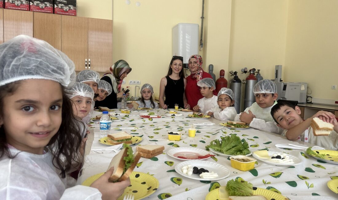 Gümüşhane Üniversitesi'nin, çocukların bilime ve öğrenmeye olan merakını artırmak amacıyla