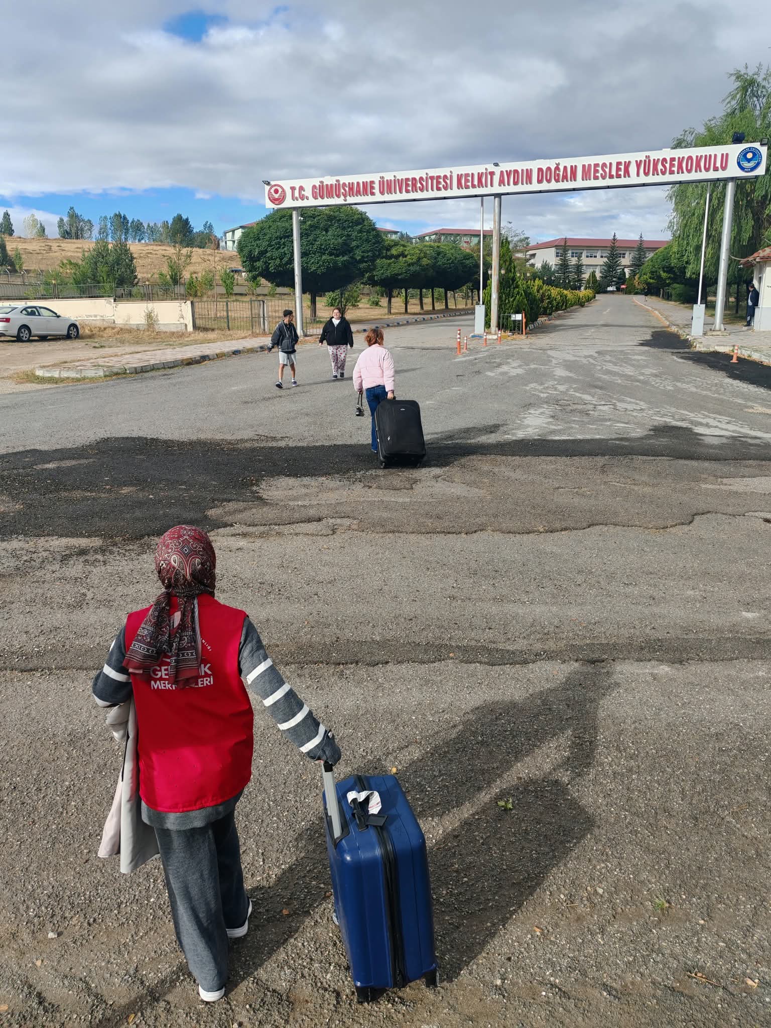 Kelkit Gençlik Merkezi, ilçemize yeni gelen üniversite öğrencilerini sıcak bir