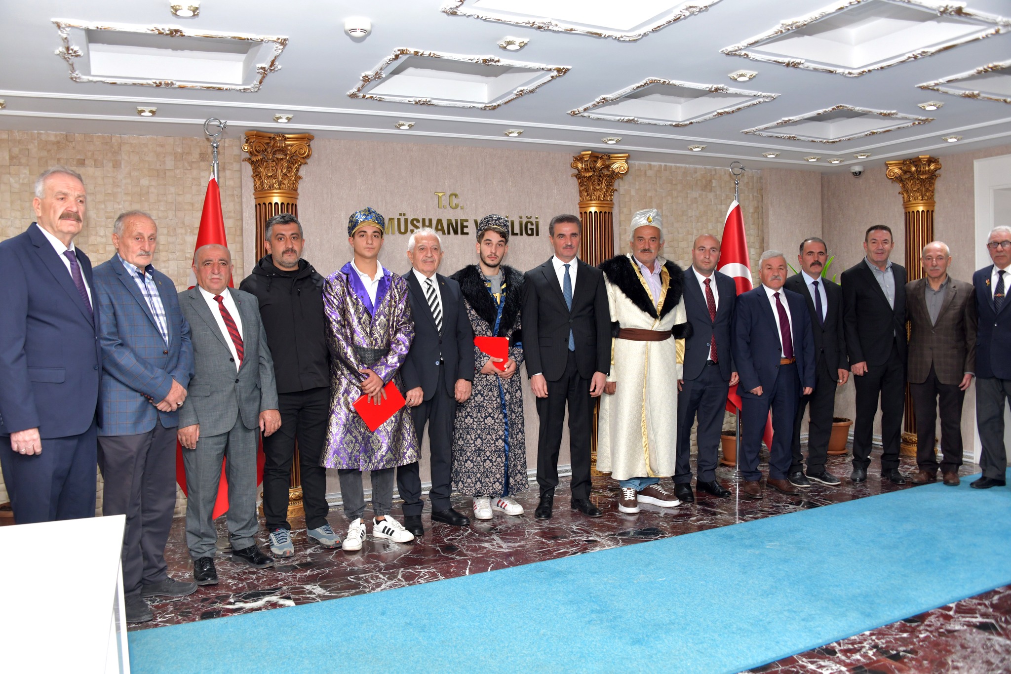 Gümüşhane’de 38. Ahilik Haftası kapsamında düzenlenen programda yılın ahisi, kalfası