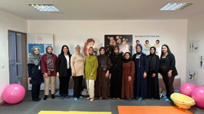 Kelkit Devlet Hastanesi bünyesinde faaliyet gösteren Gebe Okulunda eğitimlerini tamamlayan