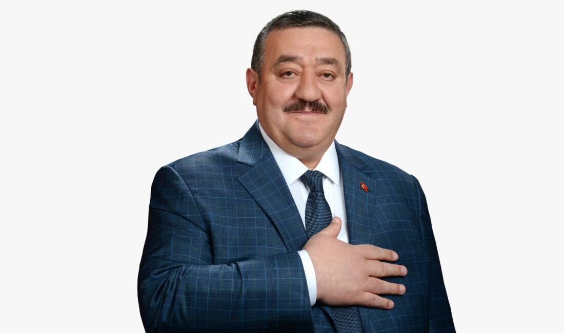 Kelkit Belediye Başkanı Ünal Yılmaz, yeni eğitim-öğretim yılı dolayısıyla üniversite