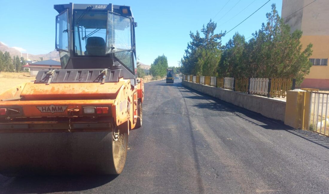 Kelkit Belediyesi, ilçe genelinde sürdürdüğü altyapı ve üstyapı çalışmalarına hız