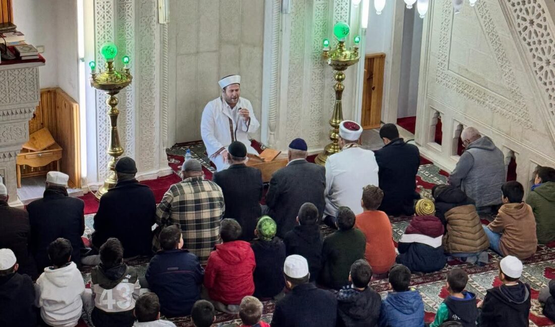 Kelkit Kaymakamı Mahmut Sami Yılmaz ve İlçe Müftüsü Sıtkı Bektaş,