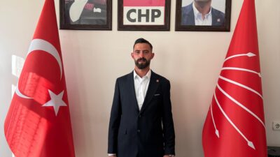 CHP’de Gençlik Bayrağı Ali Mutlu’ya Emanet Cumhuriyet Halk Partisi’nin (CHP) 102. kuruluş yıl dönümünde Kelkit’te önemli