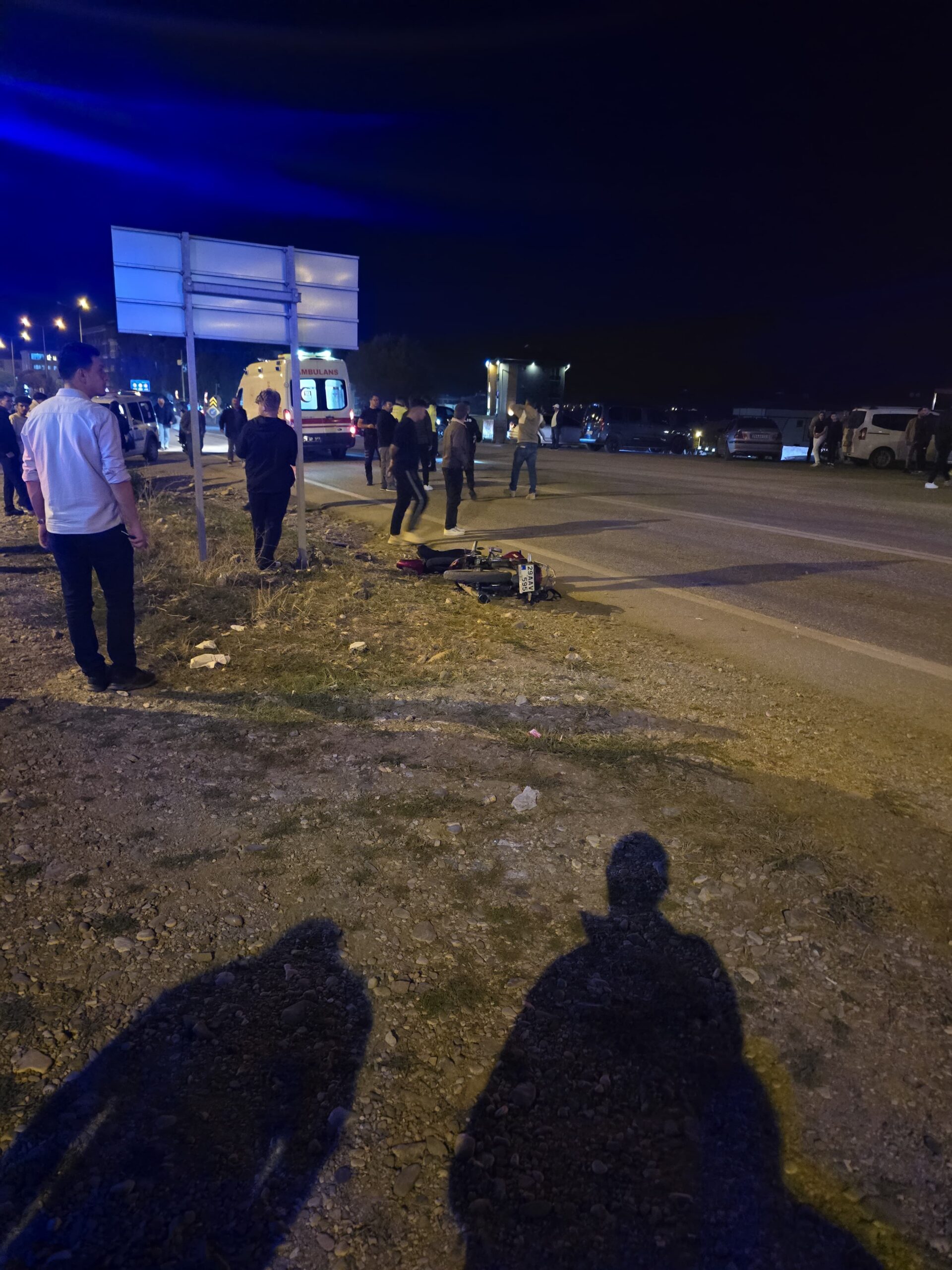 Kelkitte meydana gelen kazada, motosiklet sürücüsü manevra yaptığı sırada okul