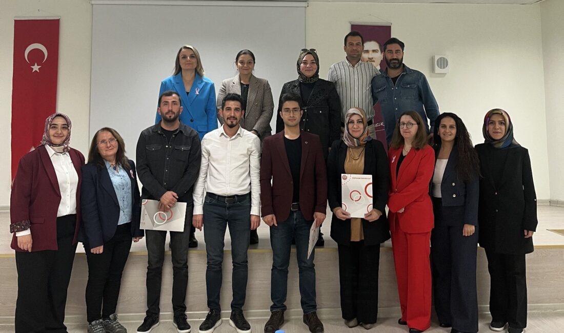 Gümüşhane’de İlk Kez Rehber Hemşirelik Eğitimi Düzenlendi  Gümüşhane Üniversitesi Sağlık Bilimleri Fakültesi Hemşirelik Bölümü tarafından, hemşirelik hizmetlerinde