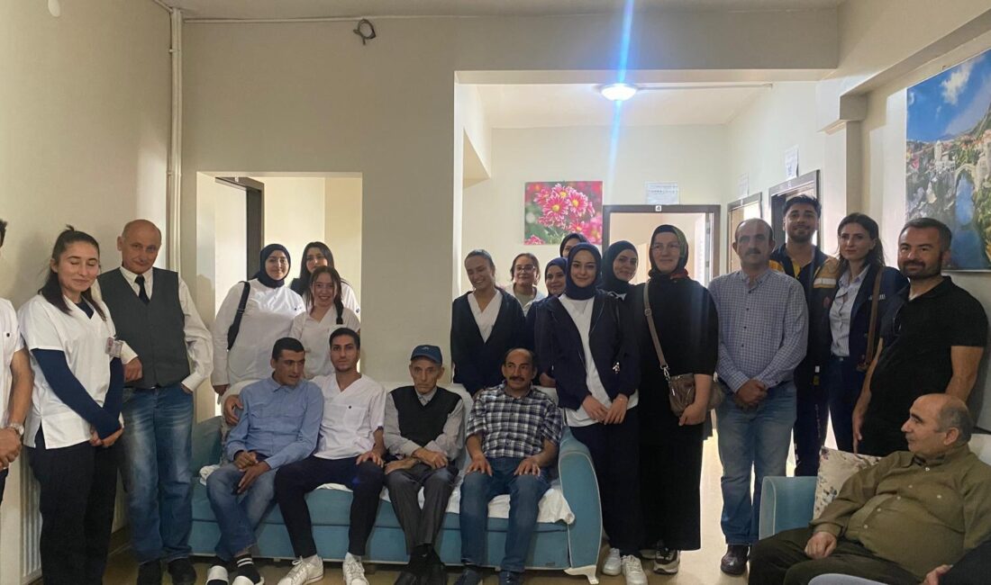 Gümüşhane Üniversitesi Sağlık Hizmetleri Meslek Yüksekokulu (SHMYO) akademisyenleri ile Yaşlı