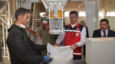 Gümüşhane Valisi Aydın Baruş, Kelkit ilçesinde gerçekleştirilen coğrafi işaretli Kelkit