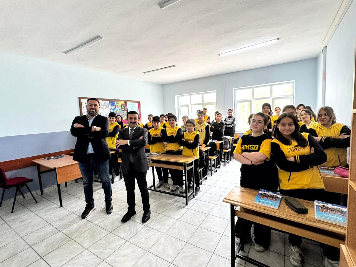 
Kelkit Kaymakamı Mahmut Sami Yılmaz, yeni eğitim-öğretim döneminde eğitim kalitesini