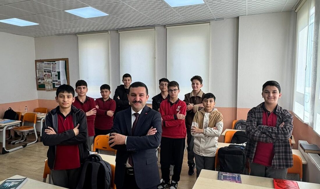 Kelkit Kaymakamı Mahmut Sami Yılmaz, İlçe Milli Eğitim Müdürü Metin