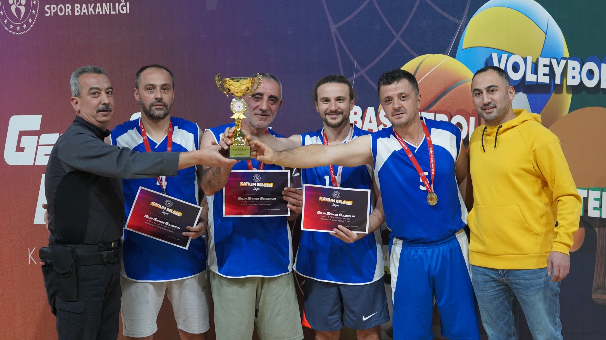 Gümüşhane’de kamu kurumları arasında düzenlenen Kamu Spor Oyunları 3x3 Basketbol