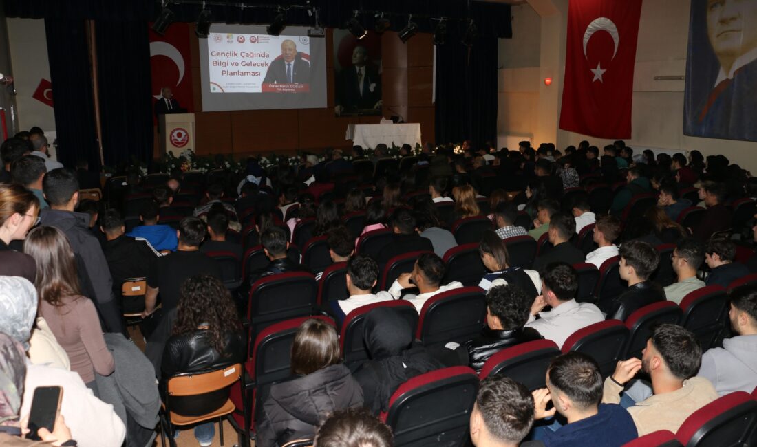 Kariyer Günleri etkinlikleri kapsamında Kelkit Belediyesi’nin öncülüğünde, Kelkit Kaymakamlığı ve