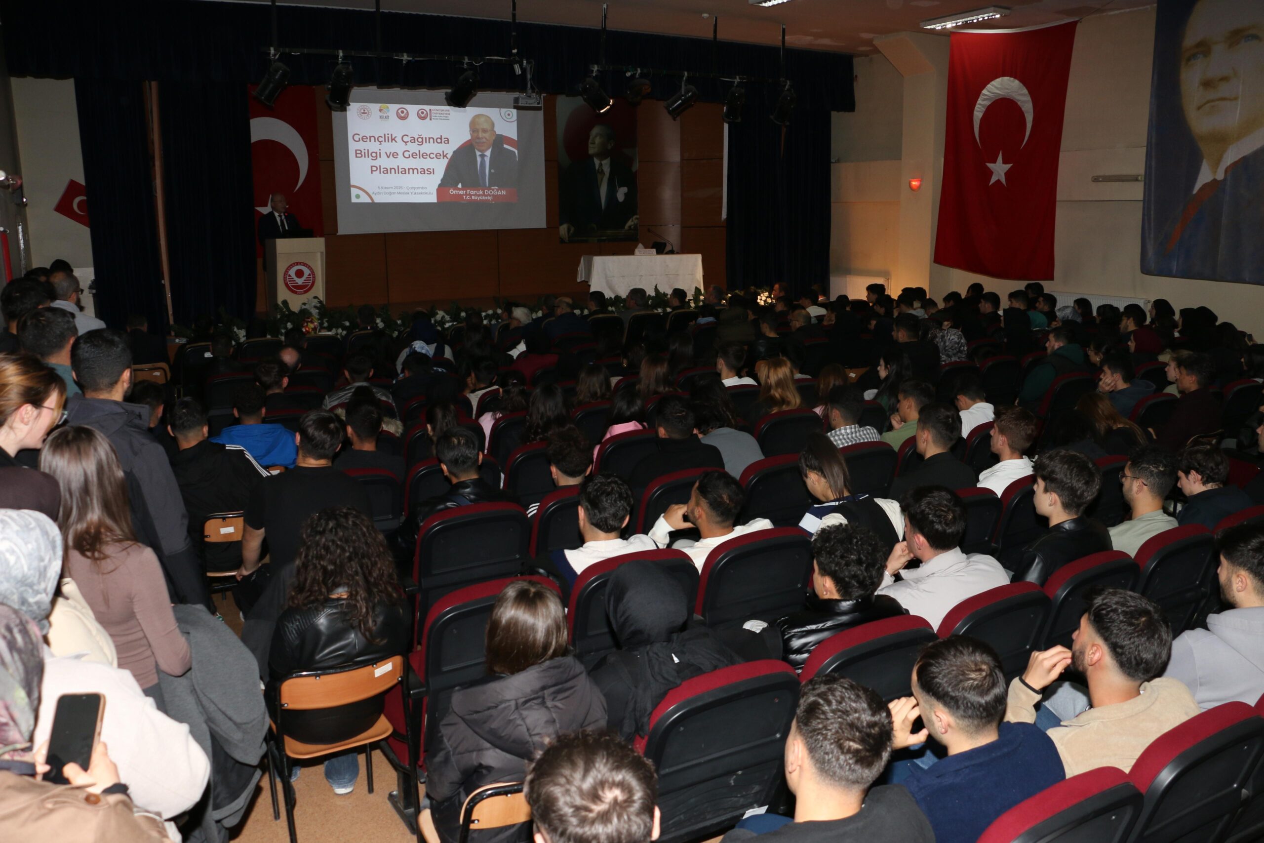 Kariyer Günleri etkinlikleri kapsamında Kelkit Belediyesi’nin öncülüğünde, Kelkit Kaymakamlığı ve