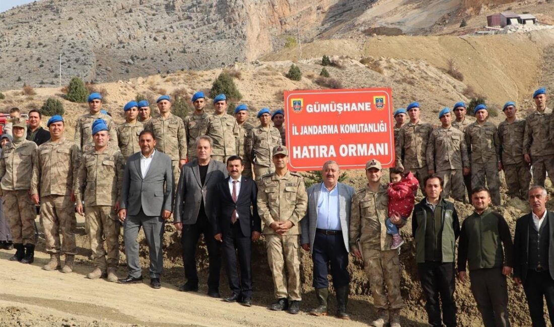Gümüşhane Jandarmasından Ağaçlandırma Seferberliği Gümüşhane İl Jandarma Komutanlığı koordinesinde yürütülen “Sevdamız Yeşil Vatan Seferberliği”