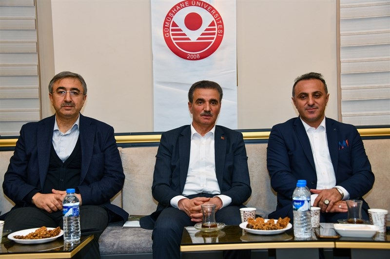 Üniversite–Şehir Buluşmalarında Bu Hafta: Gümüşhane Valisi Aydın Baruş Konuk Oldu Gümüşhane Üniversitesi tarafından Hüseyin Nihal Atsız Kültür Evi’nde düzenlenen “Üniversite–Şehir