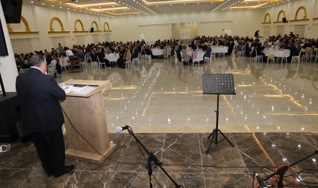 Kelkit’te 24 Kasım Öğretmenler Günü Coşkuyla Kutlandı Kelkit’te 24 Kasım Öğretmenler Günü kapsamında gün içinde çeşitli ziyaretler