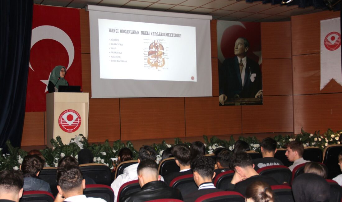 Gümüşhane Üniversitesi Kelkit Aydın Doğan Meslek Yüksekokulu konferans salonunda, Kelkit