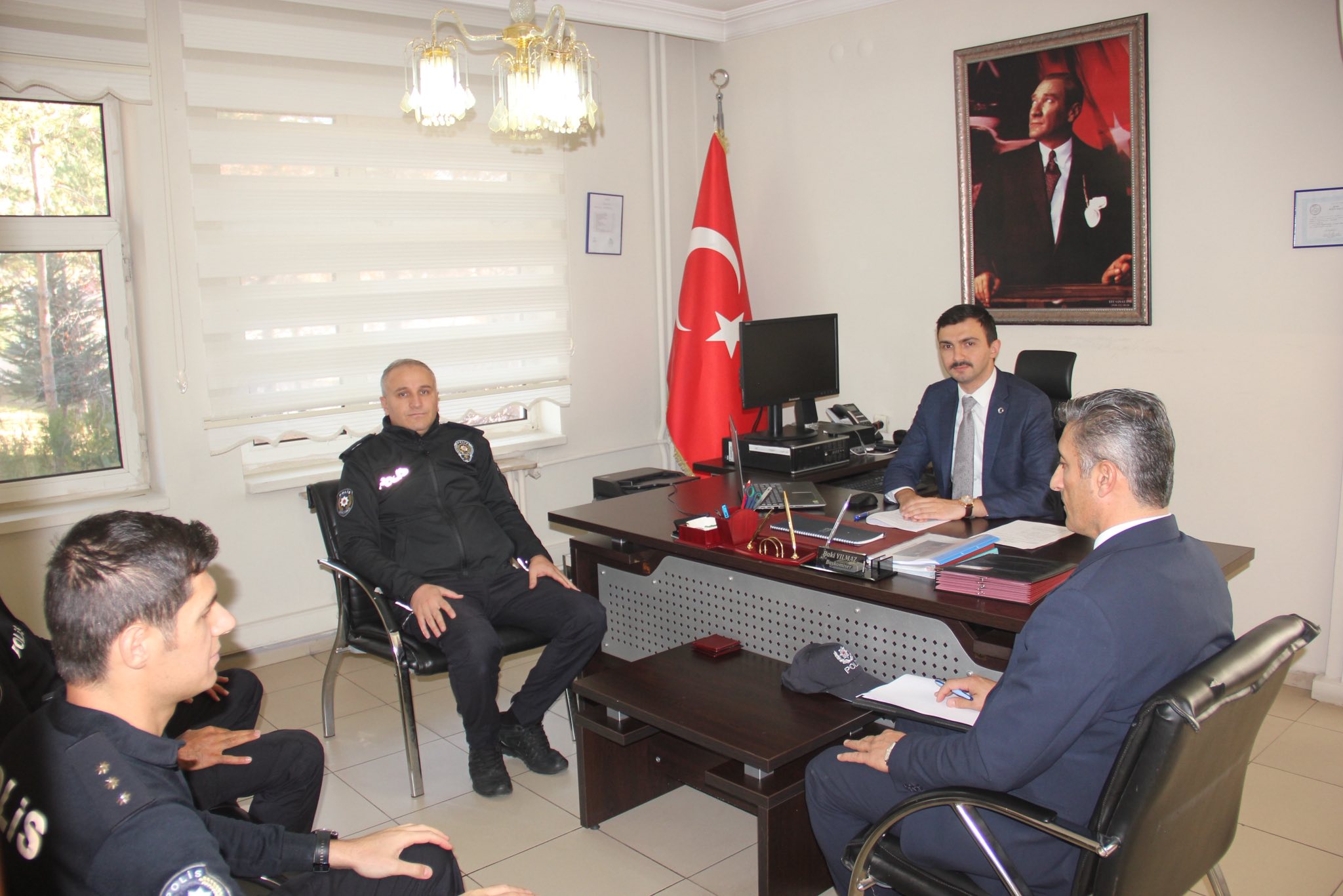 Köse Kaymakamı İbrahim Pelit’ten Kurumlara Denetim Ziyaretleri Köse Kaymakamı İbrahim Pelit, ilçe genelindeki kamu kurumlarında denetim ve