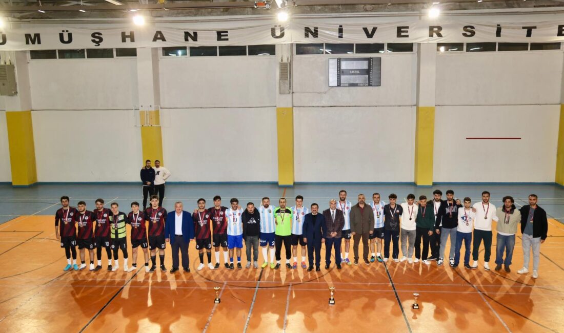 Kelkit Aydın Doğan Meslek Yüksekokulu Kapalı Spor Salonu’nda düzenlenen Futsal