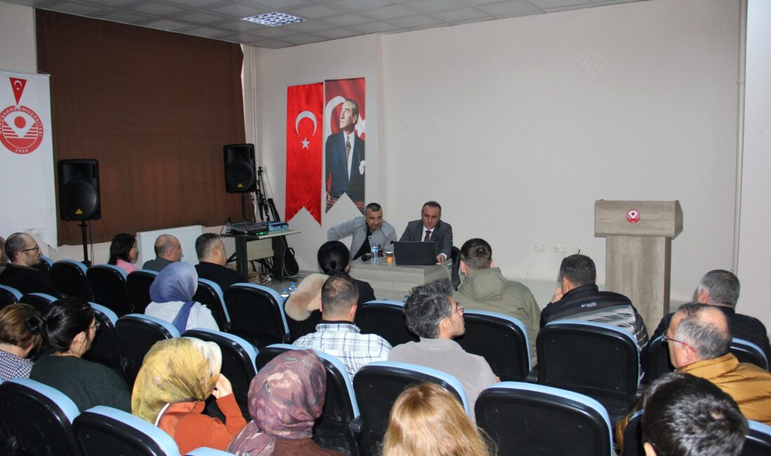 Rektör Prof. Dr. Oktay Yıldız’dan Kelkit Kampüsü’ne Ziyaret Gümüşhane Üniversitesi Rektörü Oktay Yıldız, Rektör Yardımcısı Rıdvan Şahin ile