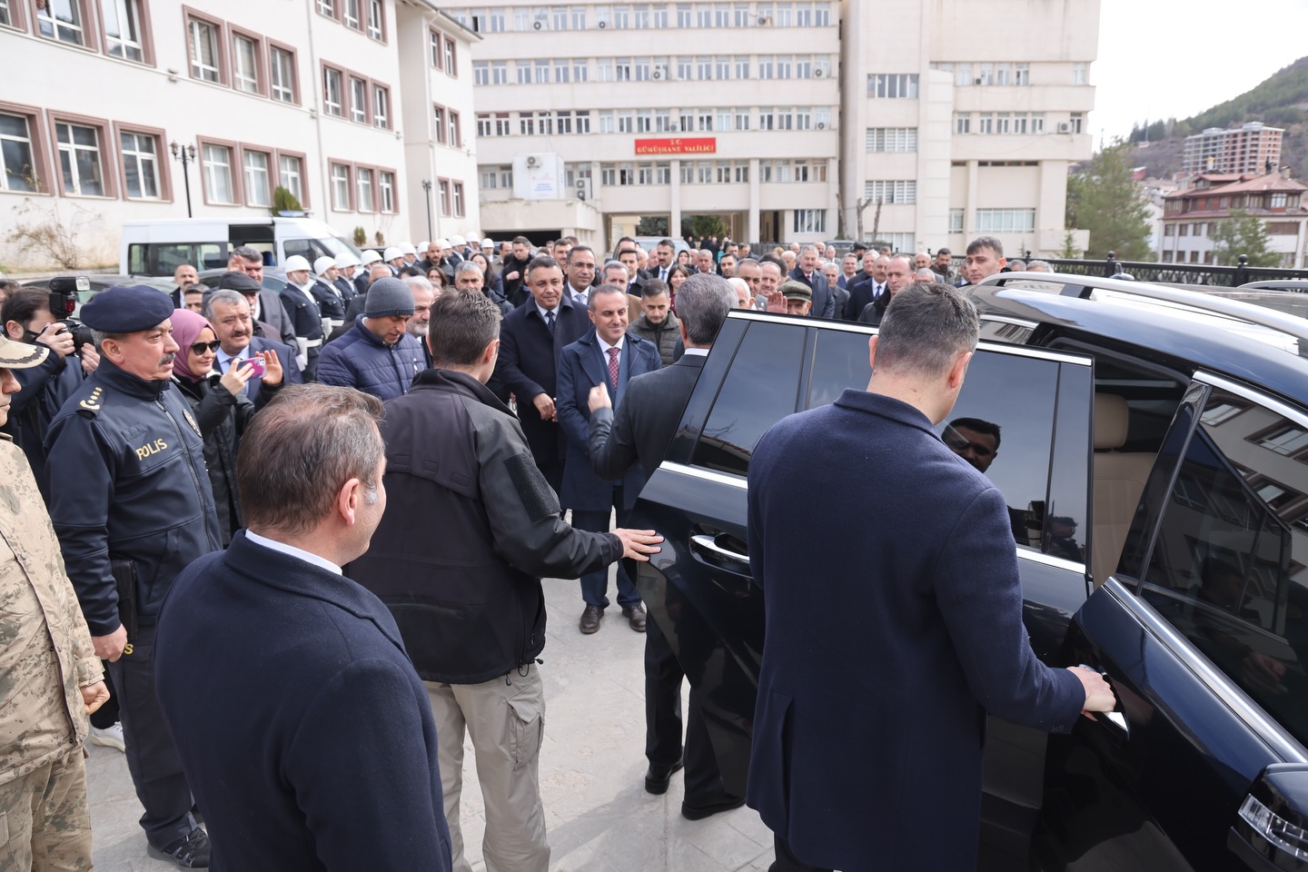 Gümüşhane Valimiz Sayın Aydın Baruş, Cumhurbaşkanlığı Kararnamesi ile atandığı Erzurum