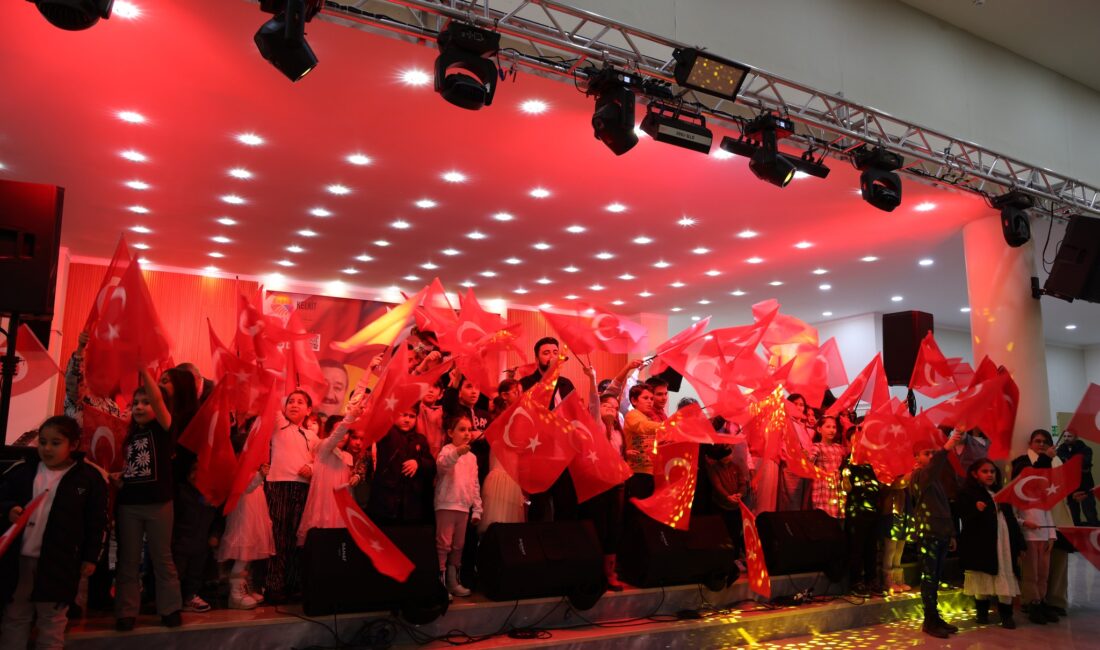 Kelkit’te İlahi Şöleni Yaşandı Kelkit Belediyesi tarafından 17 Şubat’ta Kelkit Belediyesi Sosyal Tesisleri’nde düzenlenen