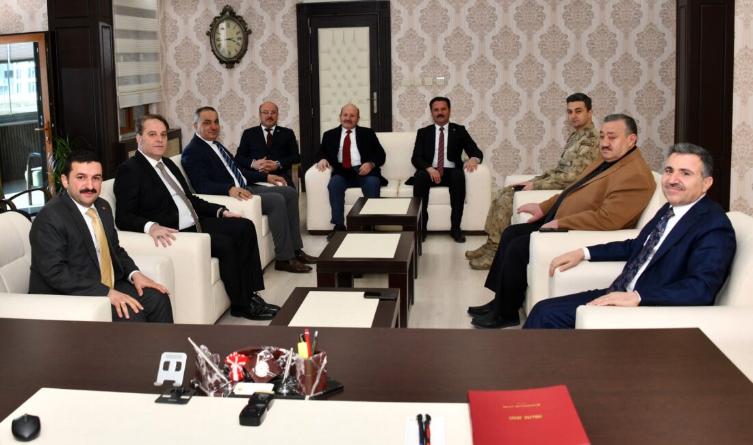 Cevdet Atay, ilçe ziyaretleri kapsamında Kelkit’te eğitimden esnaf buluşmalarına kadar